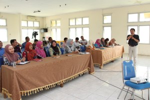 Para Dosen Fakultas Tarbiyah IAIN Jambi Mengikuti Pelatihan Menulis Karya Ilmiah dan Karangan Kreatif, 23-24 Maret 2015