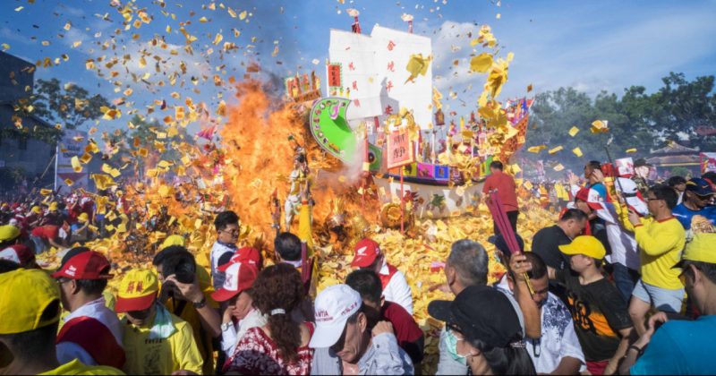 Festival-bakar-tongkang